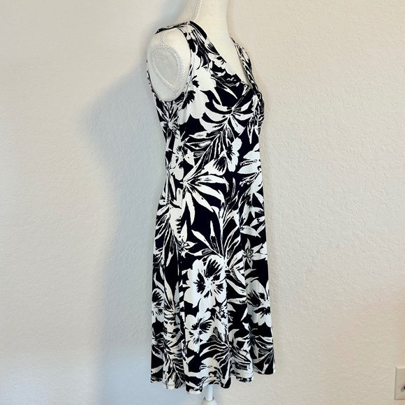 Harper 241Sleeveless Black and White Tropical Leaf Dress, Size M, NWT - Picture 4 of 9